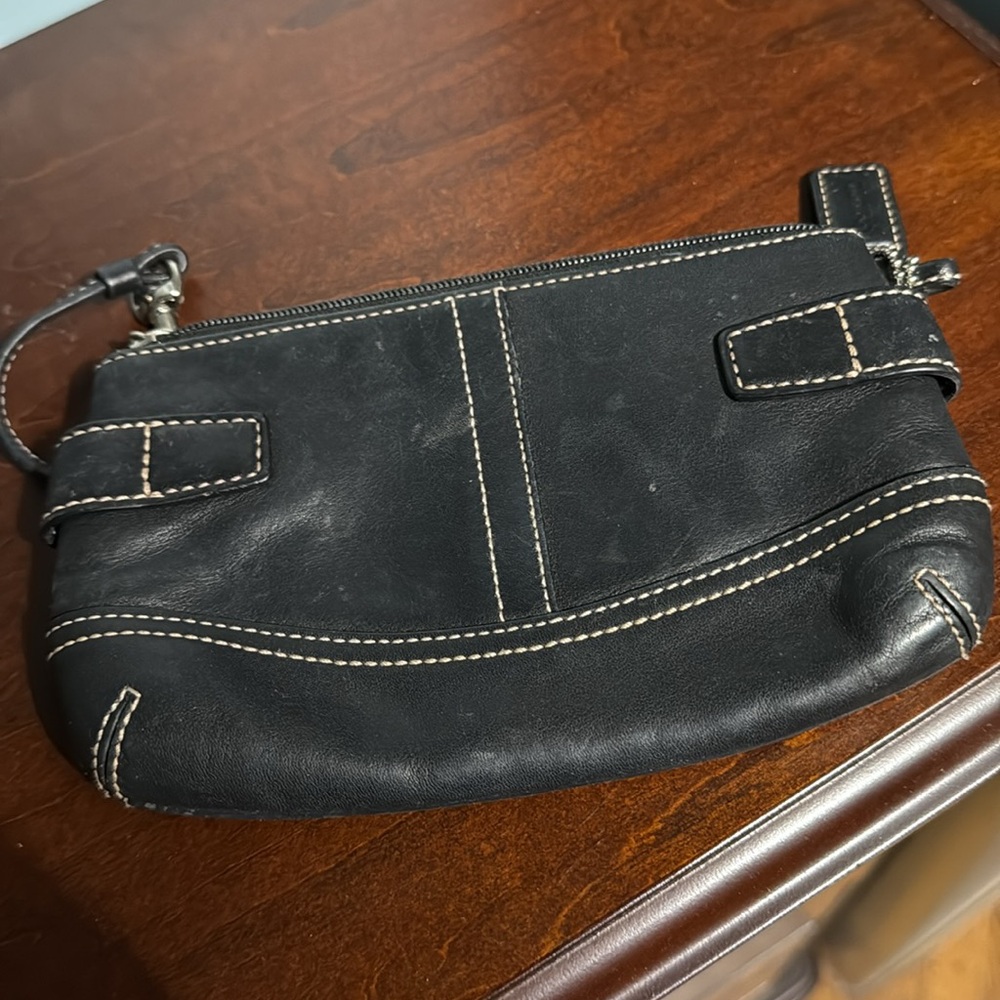 Vintage Authentic Coach Black Leather Buckle Wristlet Clutch Y2K - Picture 2 of 3